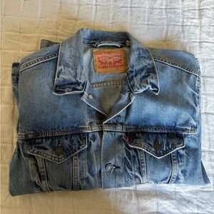 Levi's | Men’s Classic Light Blue Jean Denim Jacket Size L